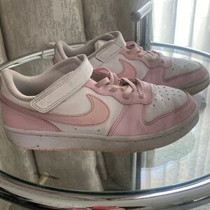 Pink & White Nike Girls Tennis Shoes